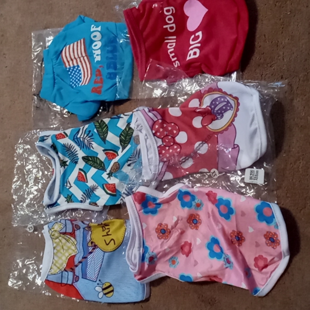 New pet clothing